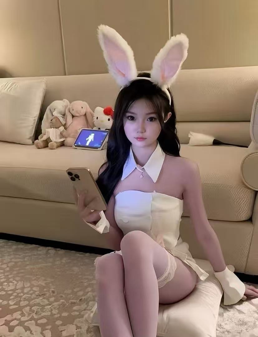 00后反差纹身妹