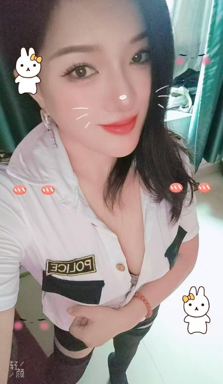 双飞爆乳水床少妇