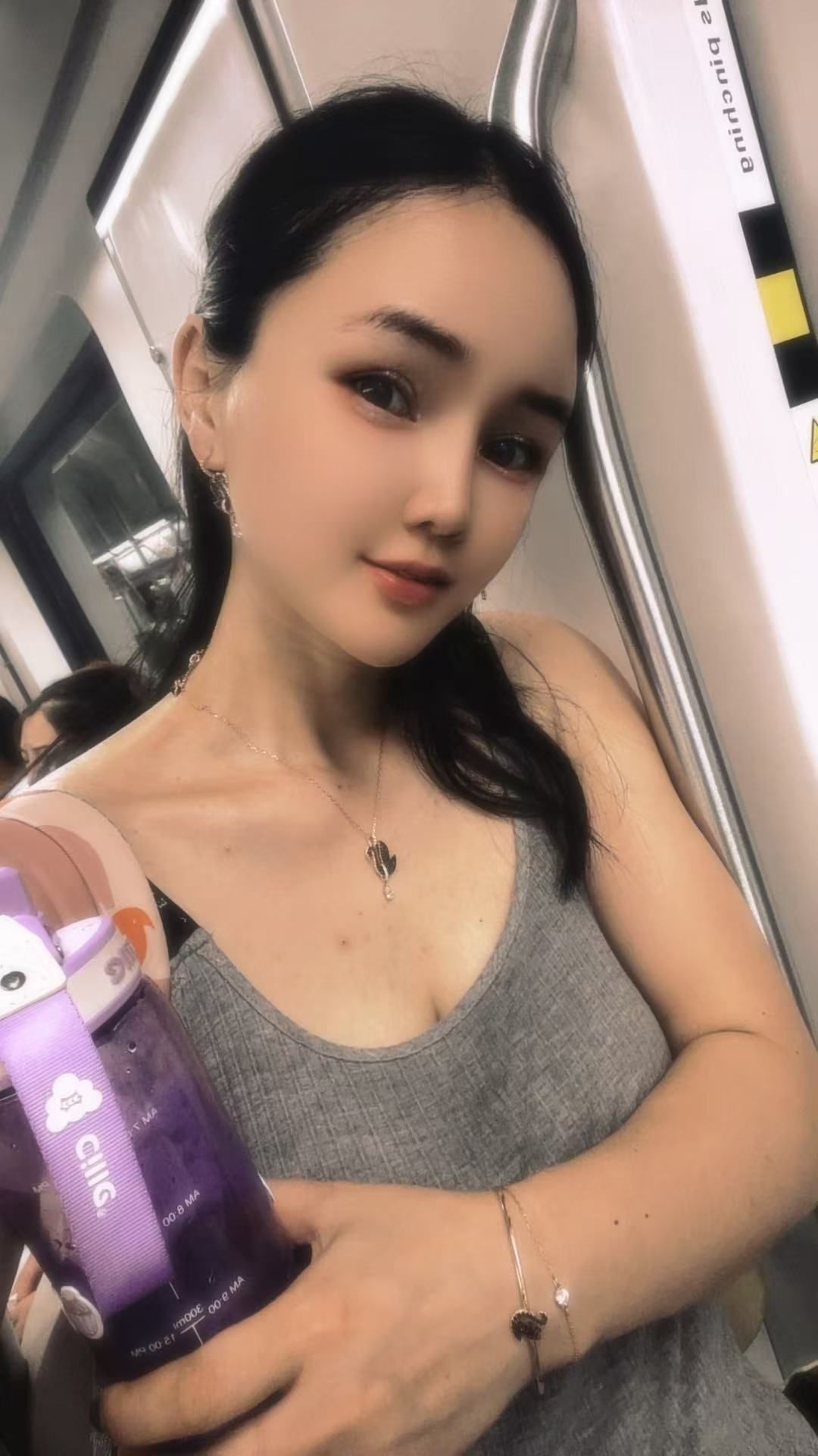 个人居家小姐姐