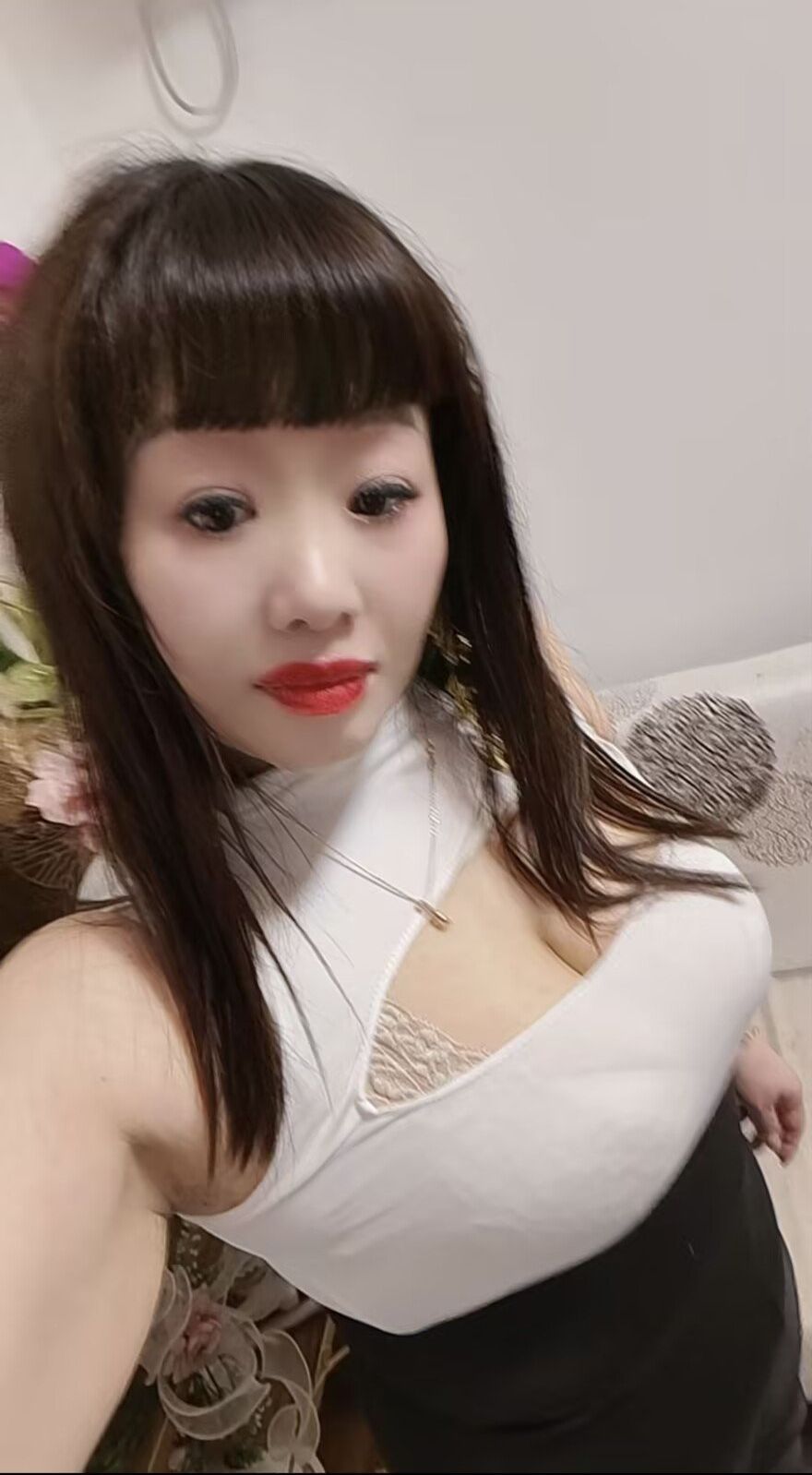 越秀五羊丽丽 迷人美熟女 身材好 放得开 巨Sao