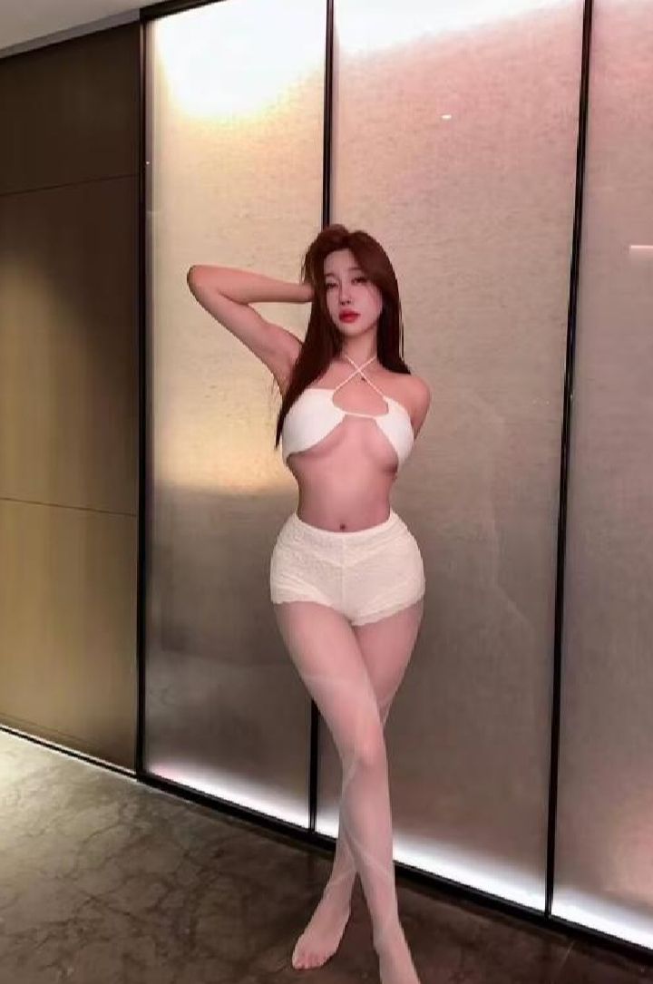 美艳水润大肉腚老师