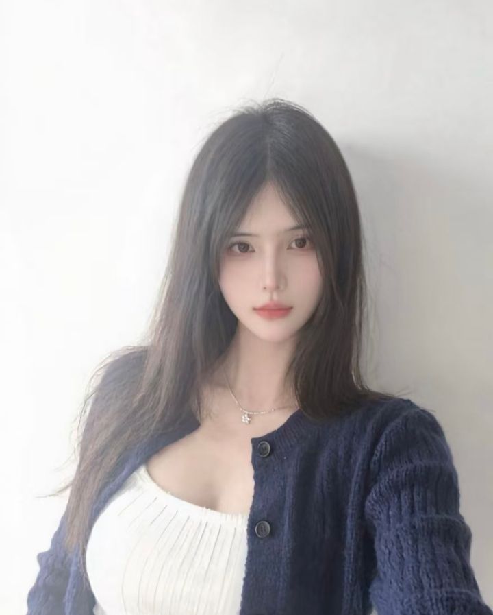白嫩水润兼职辣妹