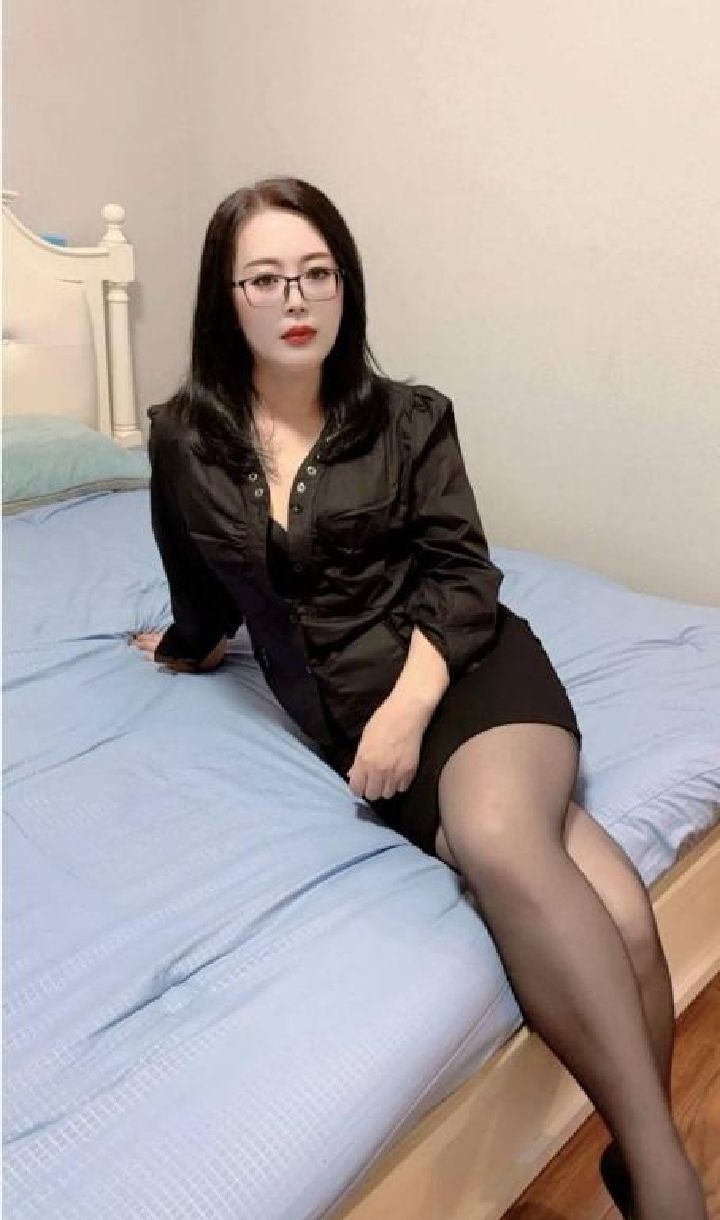 下沙热辣情趣眼镜妞