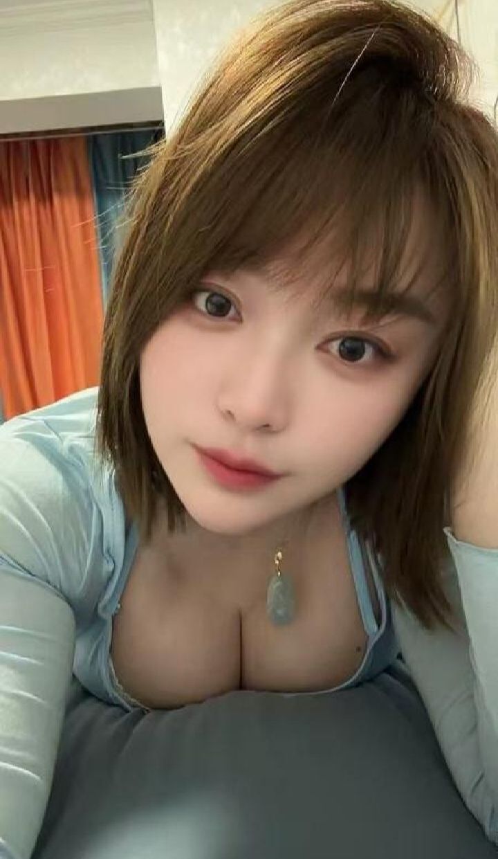 下沙管式美乳小少妇