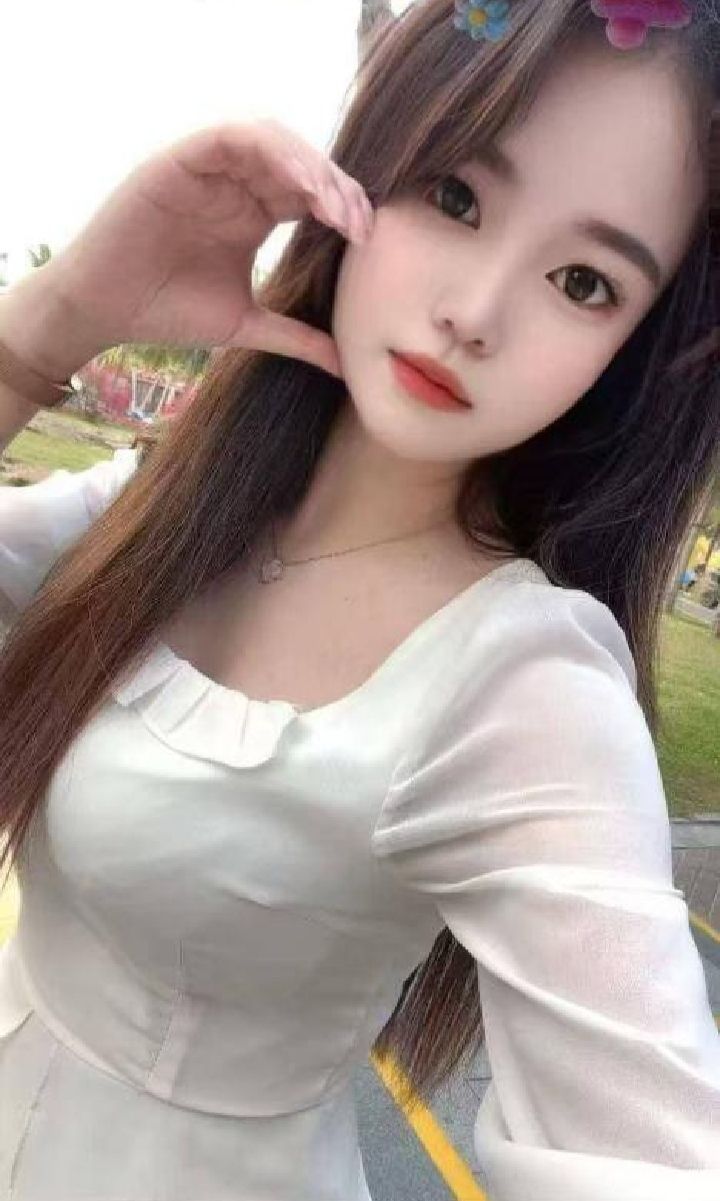 白嫩丰润新茶莉莉