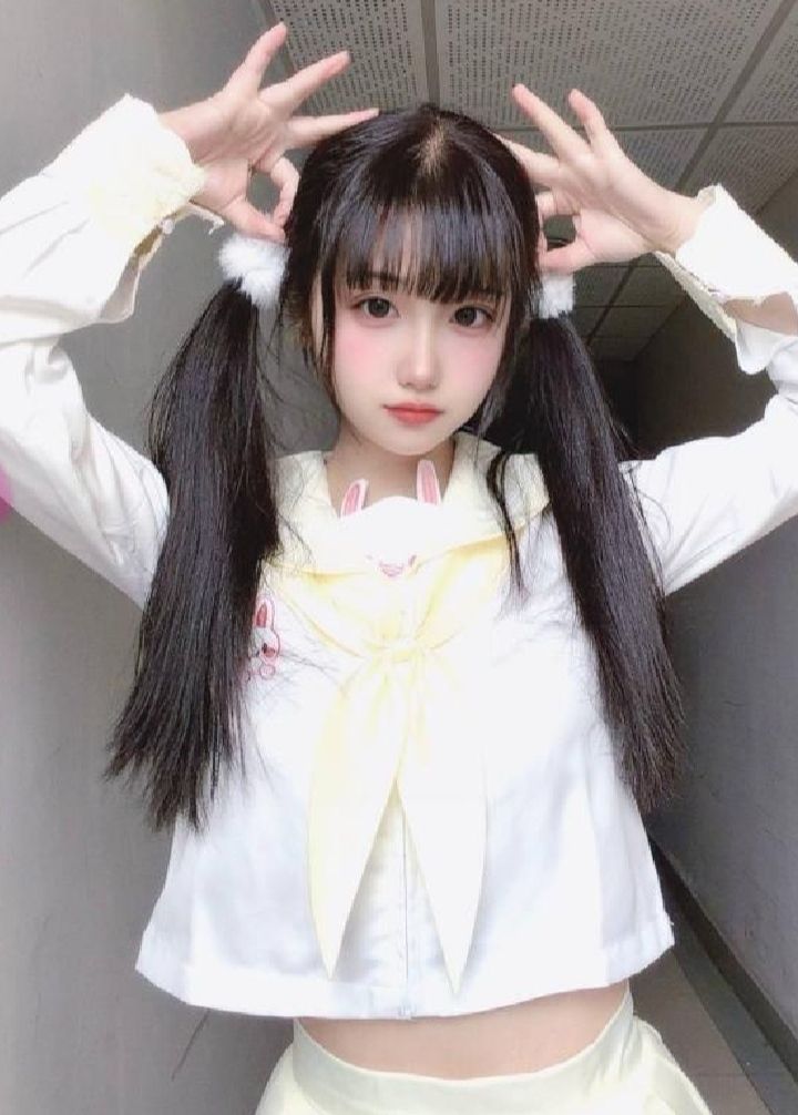 静安白嫩二次元甜妹