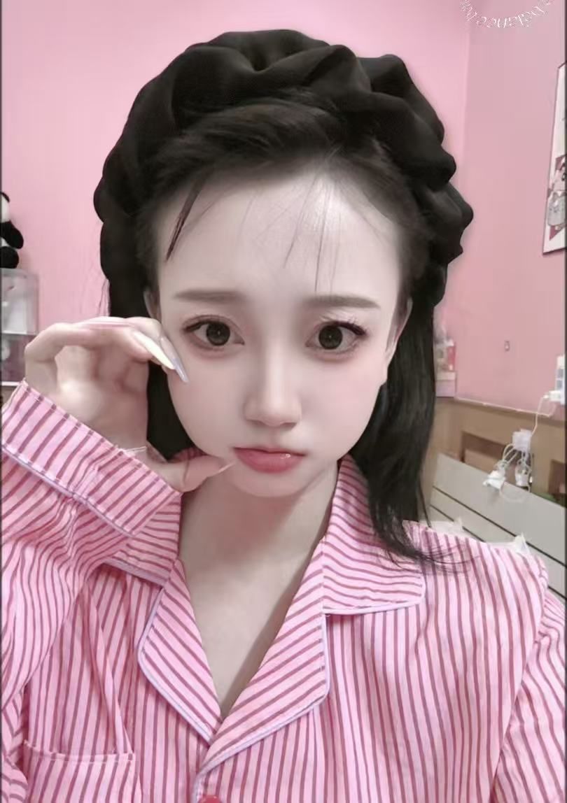刚下水的高颜值萌妹