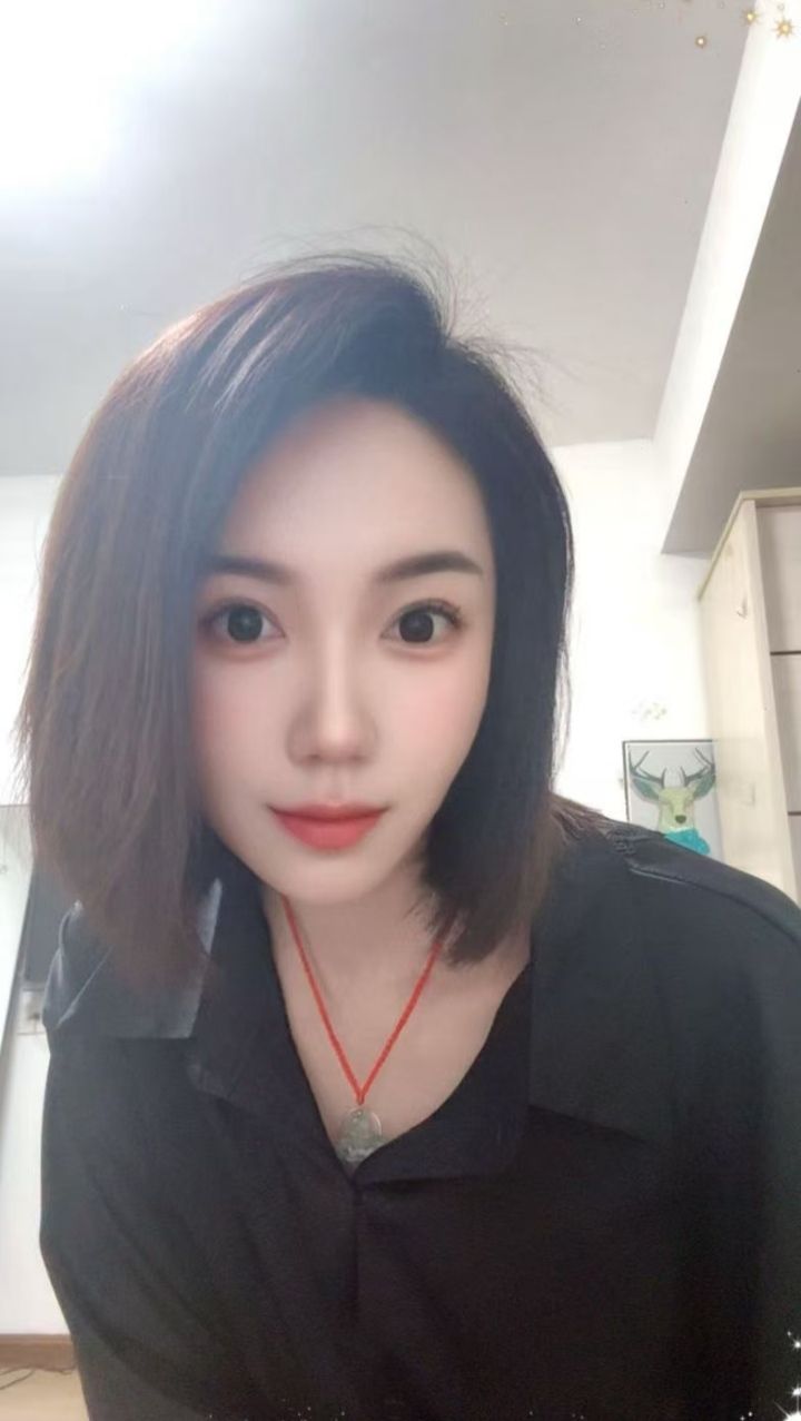 服务系短发少妇洋洋