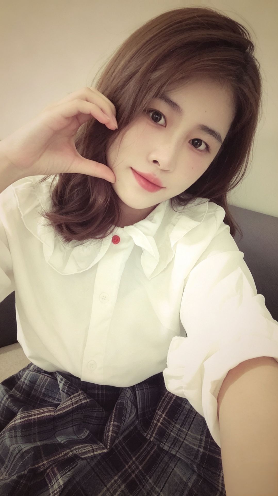 梅花园新人小玲 年轻水足 萝莉小甜妹 态度好 懂配合